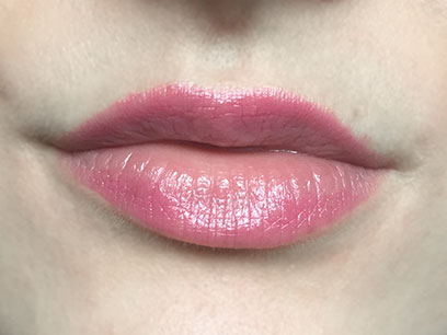 натурално червило Burt’s Bees Lily Lake след храна