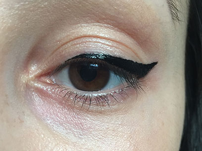 Essence Super Last Deep Black